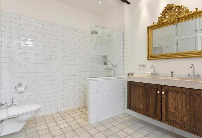 חדר סופריור, Château Le Cagnard