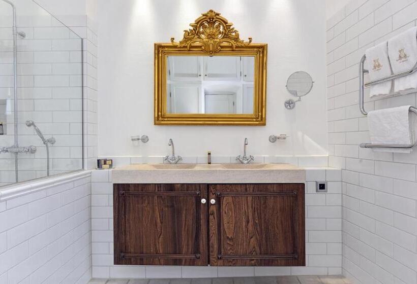 חדר סופריור, Château Le Cagnard