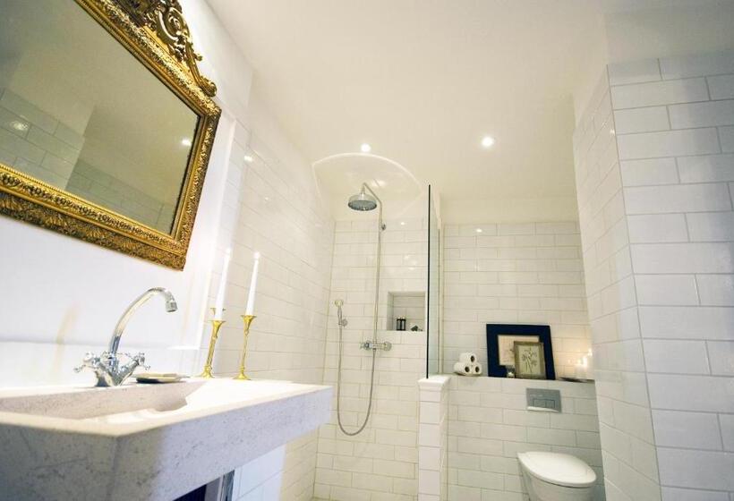 חדר סופריור, Château Le Cagnard