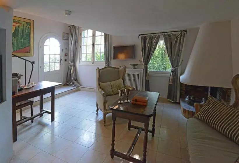 سوییت, Château Le Cagnard