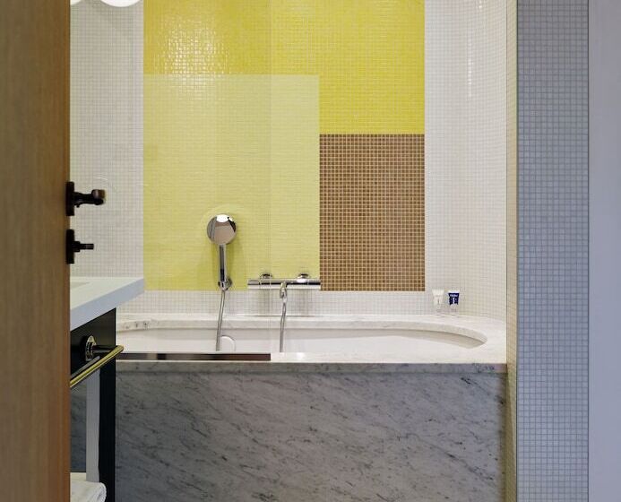 سوییت دوبلکس, Du Ministere