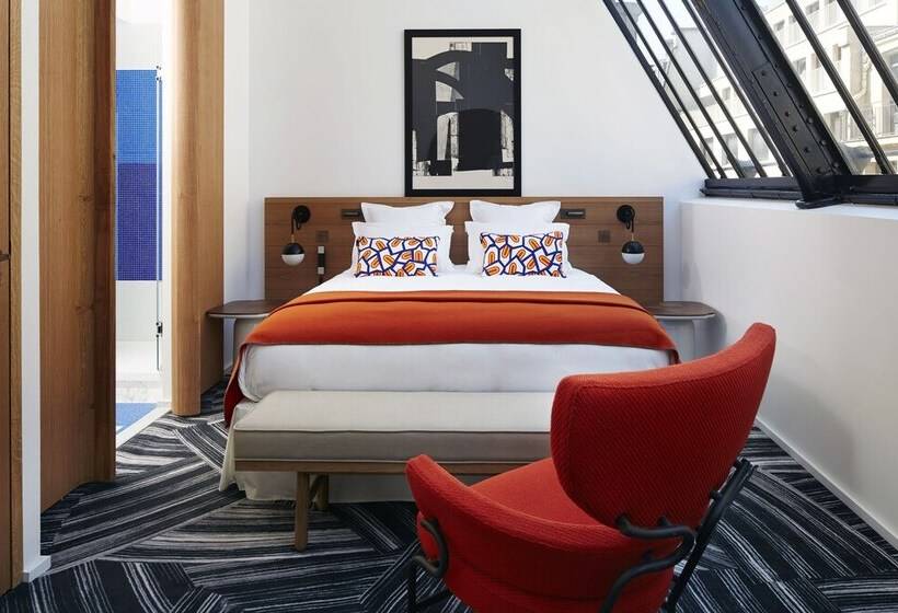 اتاق لوکس, Du Ministere