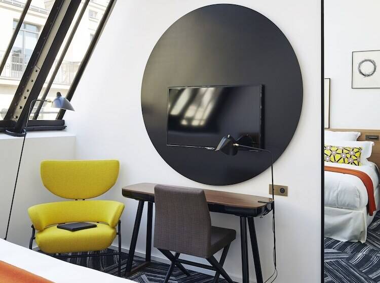 اتاق لوکس, Du Ministere