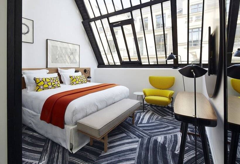 اتاق لوکس, Du Ministere