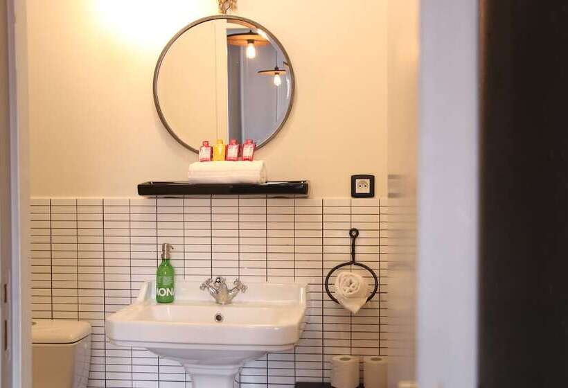 家庭间, Ho36 Hostel