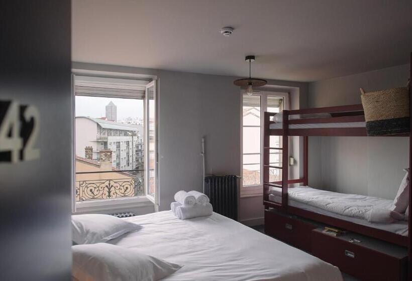 家庭间, Ho36 Hostel