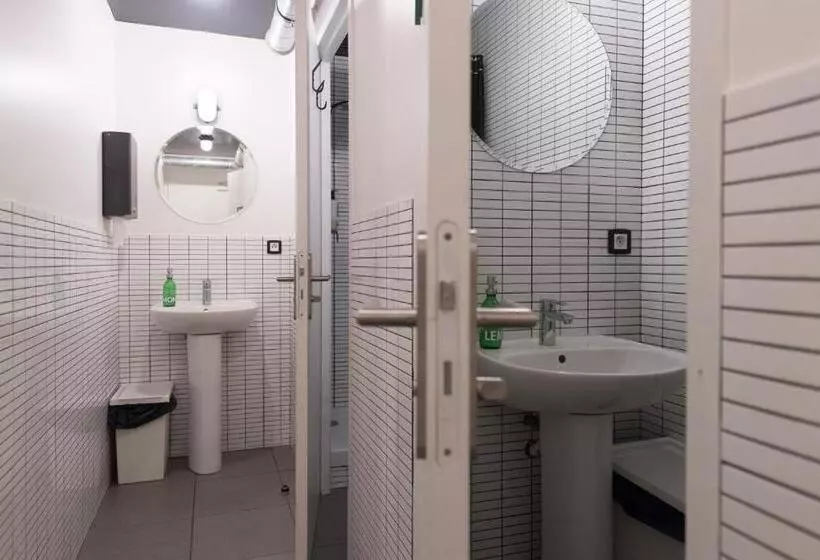 Letto in Camera Condivisa con Bagno Condiviso, Ho36 Hostel