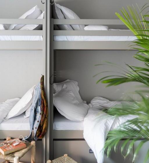 带共用卧室公用房间的床, Ho36 Hostel