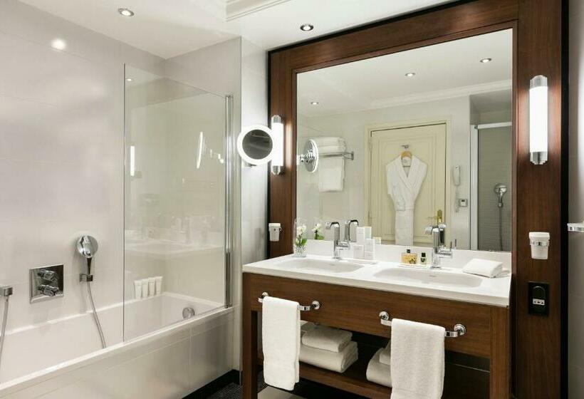 חדר סופריור, Hôtel Barrière Le Majestic Cannes