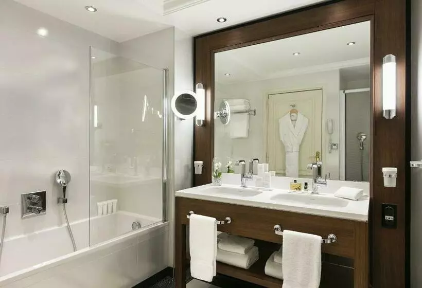 シティビューのデラックスルーム, Hôtel Barrière Le Majestic Cannes
