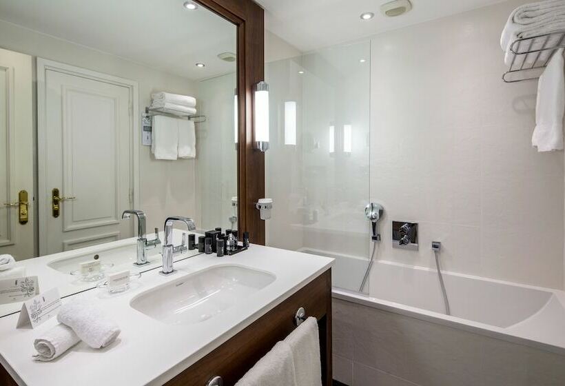 חדר דלוקס נוף לעיר, Hôtel Barrière Le Majestic Cannes