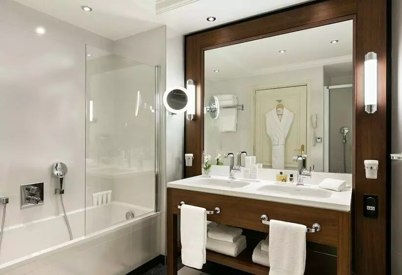 シティビューのデラックスルーム, Hôtel Barrière Le Majestic Cannes