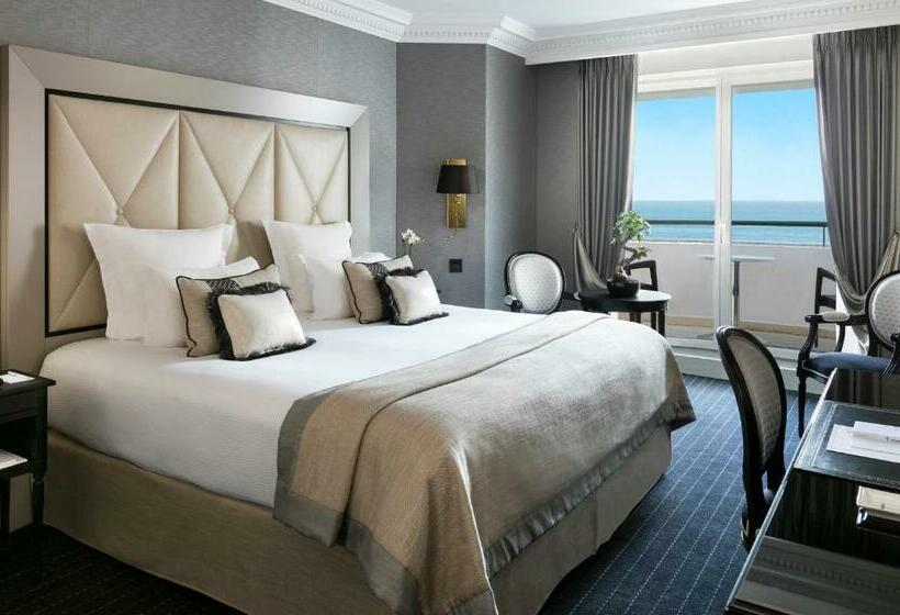 סוויטת ג'וניור צדדית נוף לים, Hôtel Barrière Le Majestic Cannes