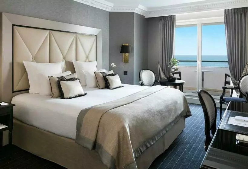 サイドシービュージュニアスイート, Hôtel Barrière Le Majestic Cannes