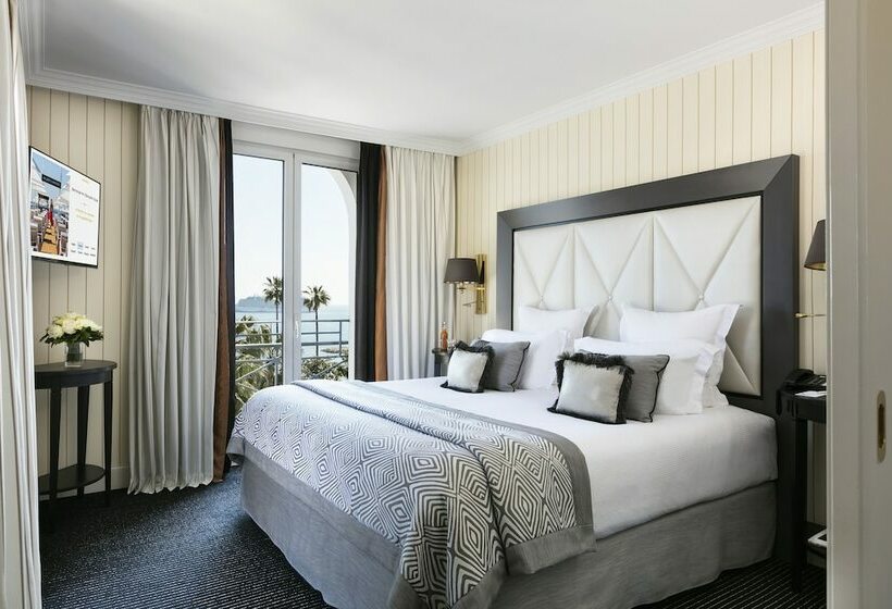 小型套房侧面可观海景, Hôtel Barrière Le Majestic Cannes