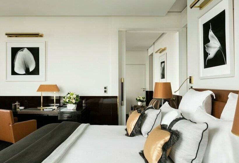 סוויטת ג'וניור צדדית נוף לים, Hôtel Barrière Le Majestic Cannes