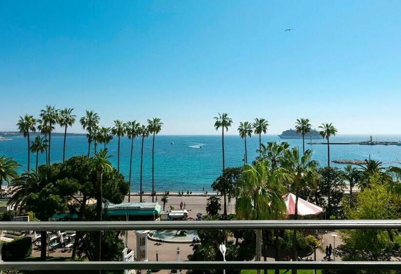 Deluxe Suite Sea View, Hôtel Barrière Le Majestic Cannes