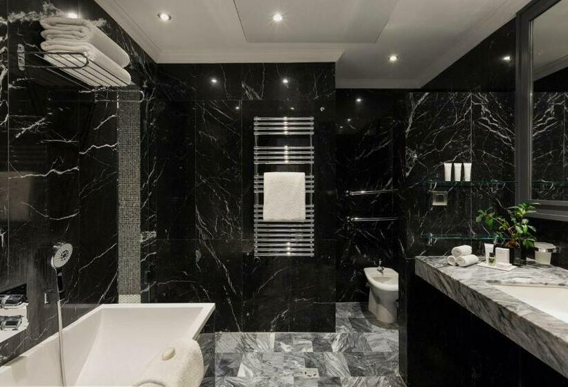 סוויטה יוקרתית, Hôtel Barrière Le Majestic Cannes