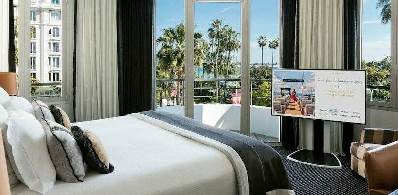 סוויטה יוקרתית, Hôtel Barrière Le Majestic Cannes