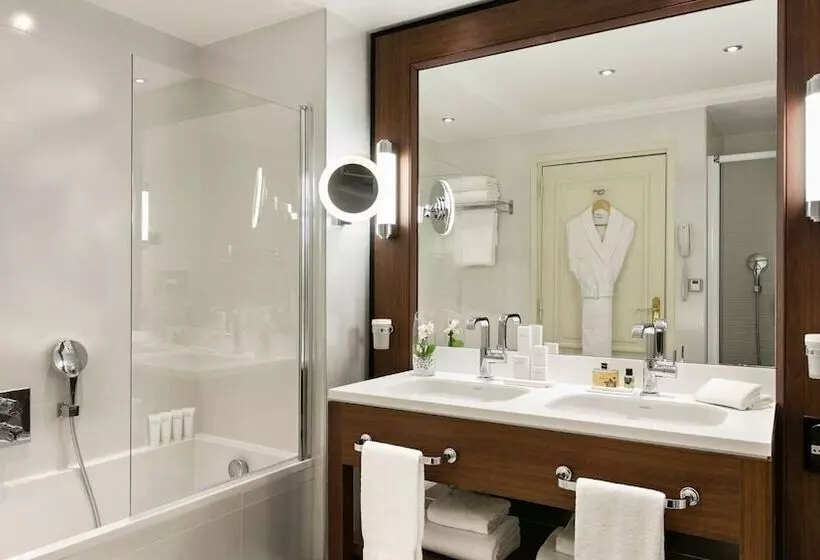 シティビューのデラックスルーム, Hôtel Barrière Le Majestic Cannes