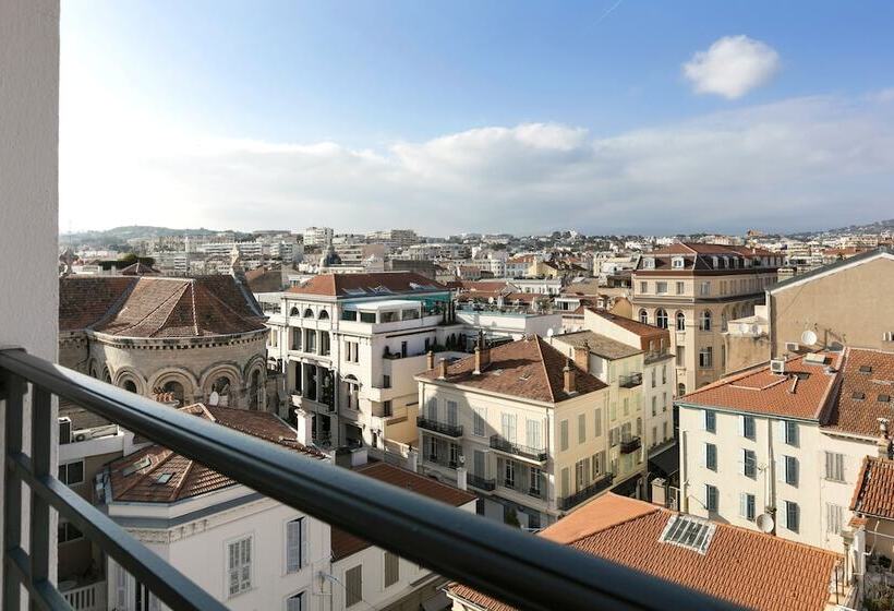 חדר דלוקס נוף לעיר, Hôtel Barrière Le Majestic Cannes