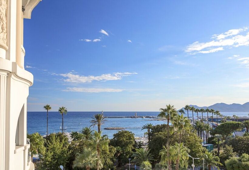 Deluxe Suite Sea View, Hôtel Barrière Le Majestic Cannes