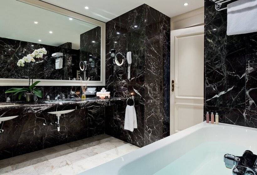 סוויטת דלוקס נוף לים, Hôtel Barrière Le Majestic Cannes