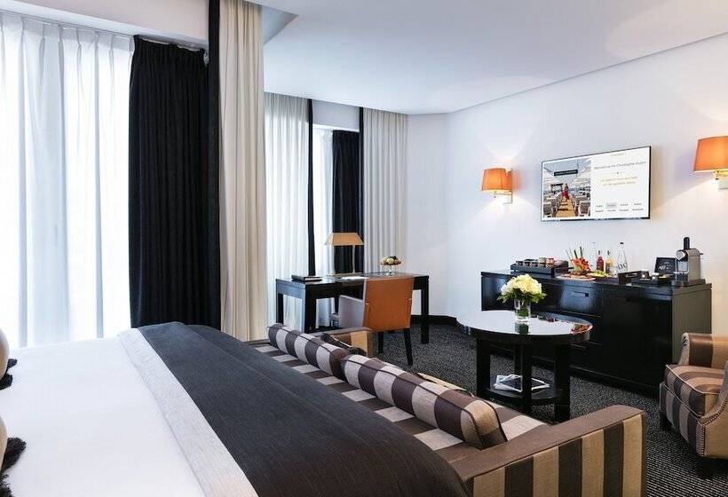 סוויטת ג'וניור צדדית נוף לים, Hôtel Barrière Le Majestic Cannes