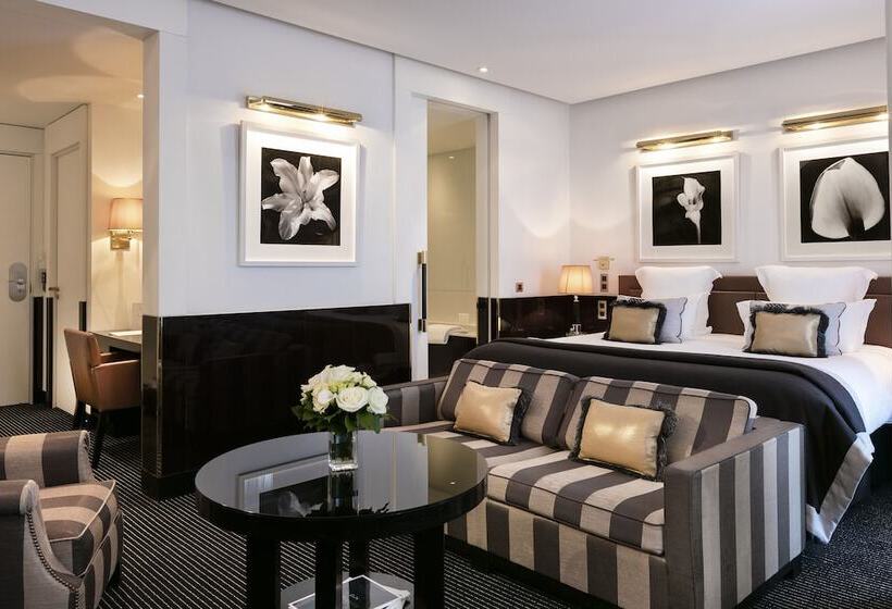 סוויטת ג'וניור פרסטיג' עם נוף לים, Hôtel Barrière Le Majestic Cannes