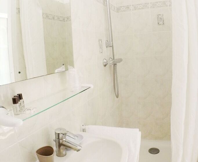 Трехместный Номер Комфорт, Hôtel L Oustaou