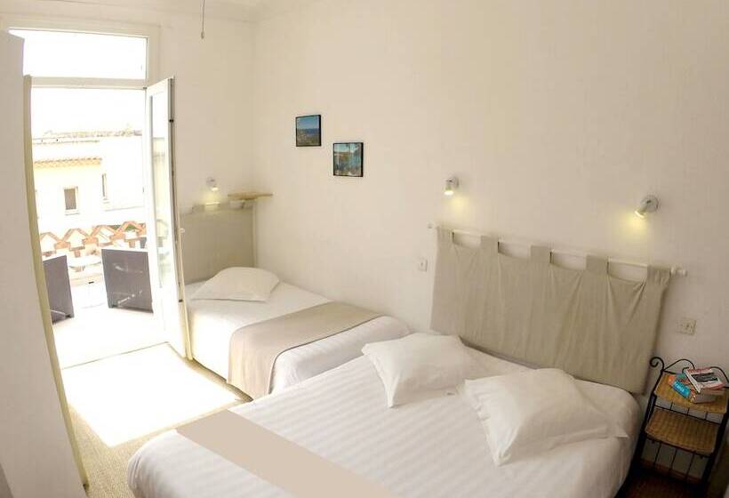 غرفة كومفورت ثلاثية, Hôtel L Oustaou