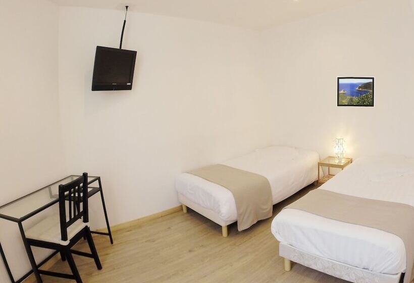 Студия Стандарт, Hôtel L Oustaou