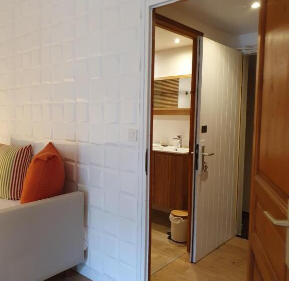 חדר דלוקס לשלושה, Hôtel Les Prateaux