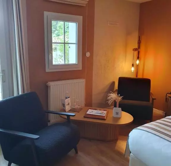 اتاق لوکس سه تخته, Hôtel Les Prateaux