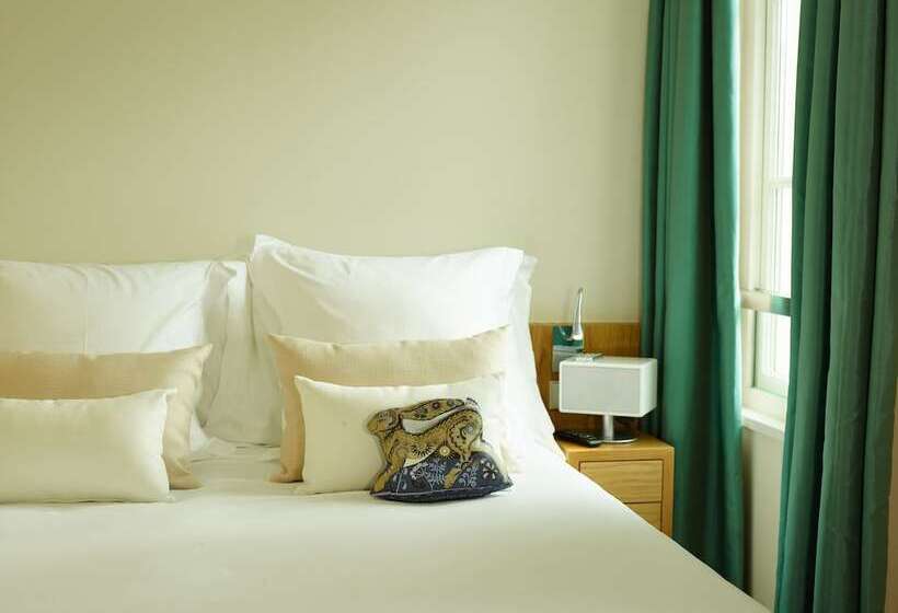 חדר סופריור, Hôtel De Cavoye