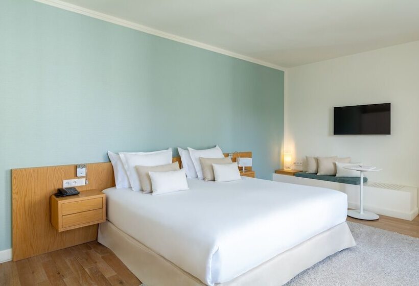 חדר דלוקס, Hôtel De Cavoye