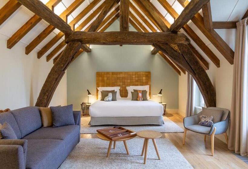 מיטת קינג בסוויטה, Hôtel De Cavoye