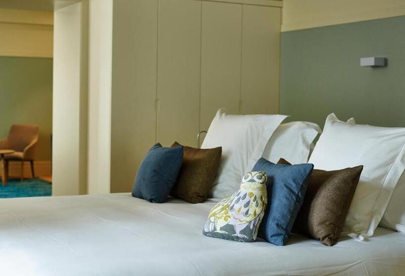 מיטת קינג בסוויטה, Hôtel De Cavoye