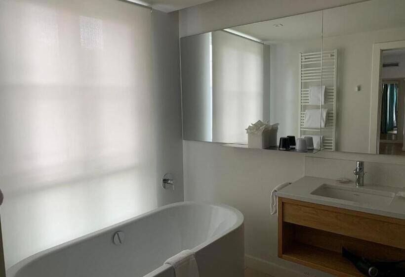 חדר דלוקס, Hôtel De Cavoye