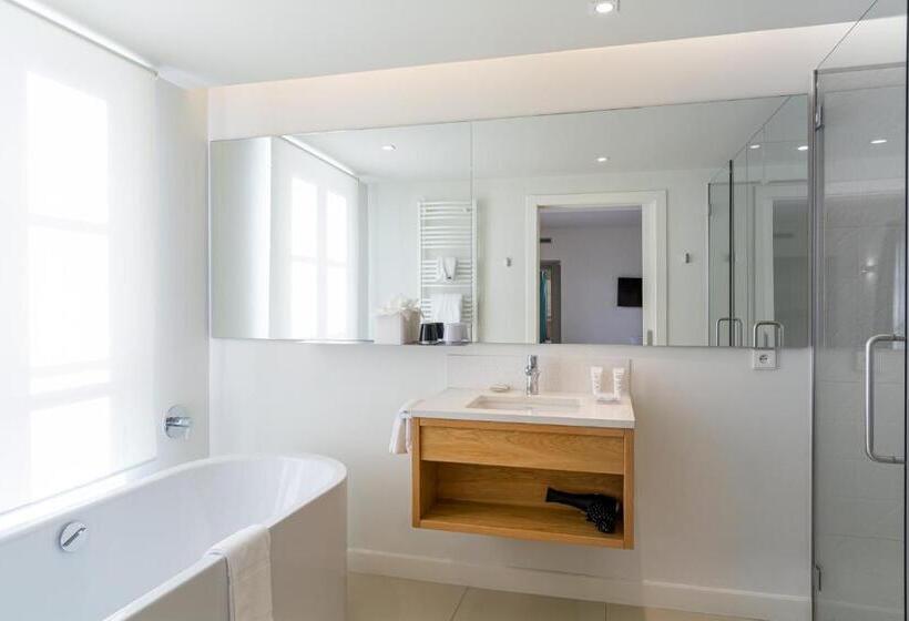 חדר דלוקס, Hôtel De Cavoye