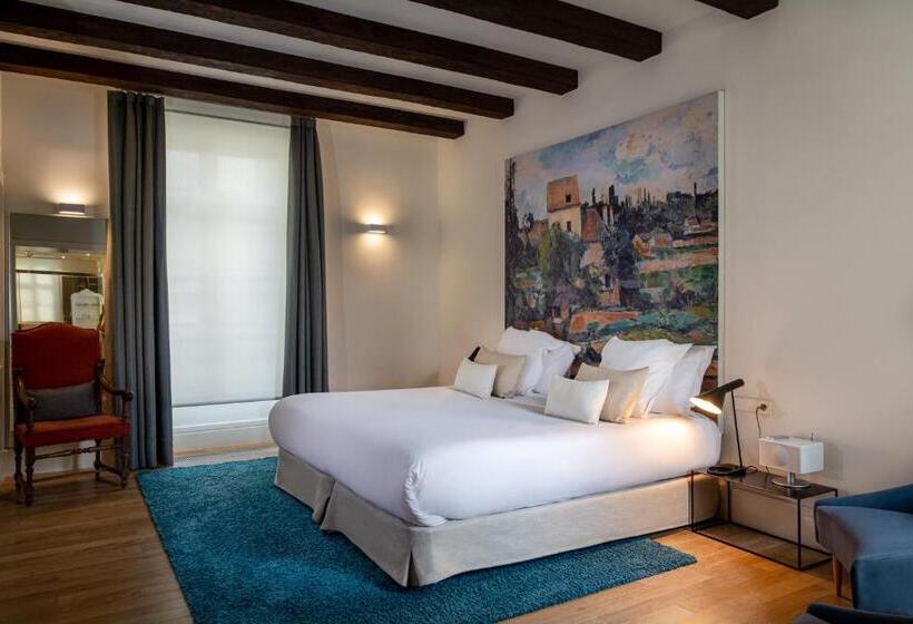 Полулюкс Вид на Сад, Hôtel De Cavoye
