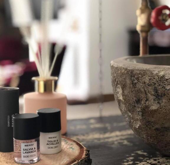 غرفة قياسية مطلّة علي الحديقة, L'abbaye Saint Michel