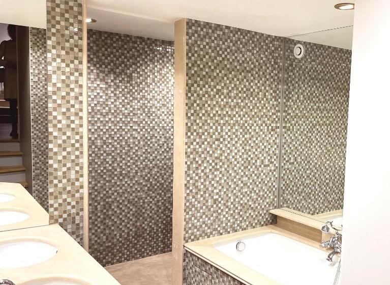 غرفة قياسية, L'abbaye Saint Michel