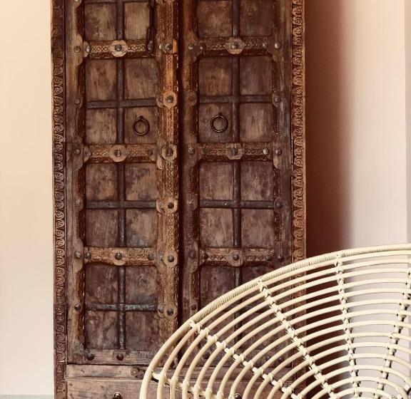 غرفة قياسية, L'abbaye Saint Michel