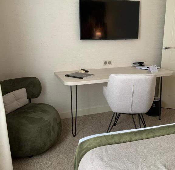 غرفة قياسية, Le Renaissance