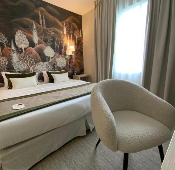 غرفة كلاسيكية مطلّة علي الحديقة, Le Renaissance