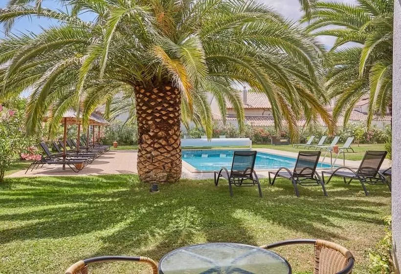 اتاق کلاب, Logis Hôtel Le Rodin