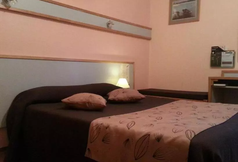 Cameră Standard, Melodie