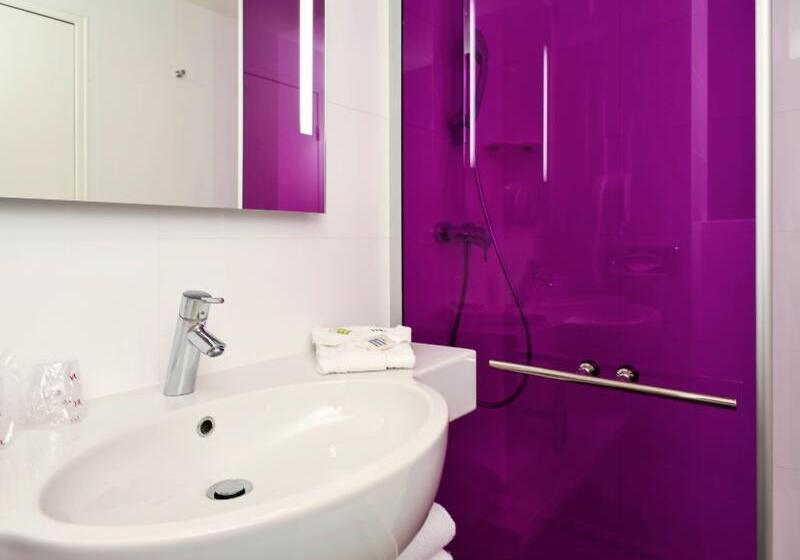 חדר קלאסי לשלושה, Mercure Paris Bercy Bibliotheque