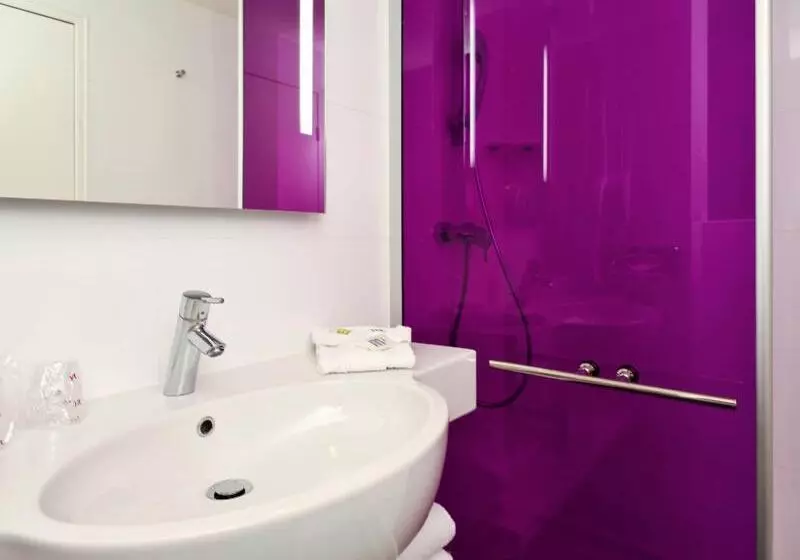 اتاق کلاسیک سه تخته, Mercure Paris Bercy Bibliotheque